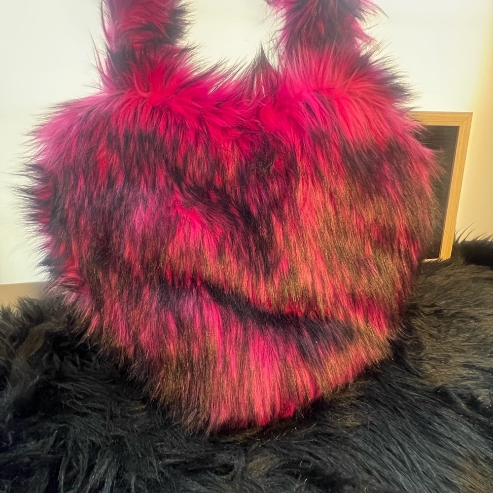 Pink Nayr Heart Bag - Picture 4 of 5